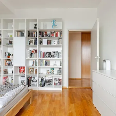 Apartment 100 Square Meter 4-room Smart *