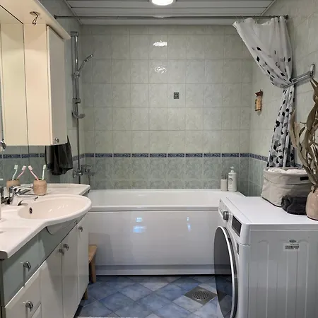 100 Square Meter 4-room Smart Lägenhet *