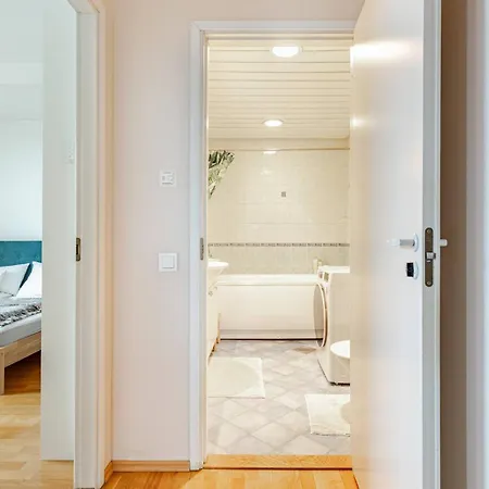 100 Square Meter 4-room Smart Lägenhet